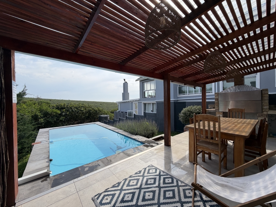 2 Bedroom Property for Sale in Wavecrest Eastern Cape